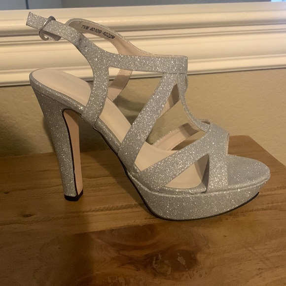 Sparkly silver heels from DSW - Picture 2 of 4